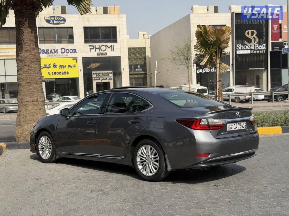 لكزس ES250 موديل 2016 عداد 164 الف سيرفس وكاله يوجد تثمين وبدل3