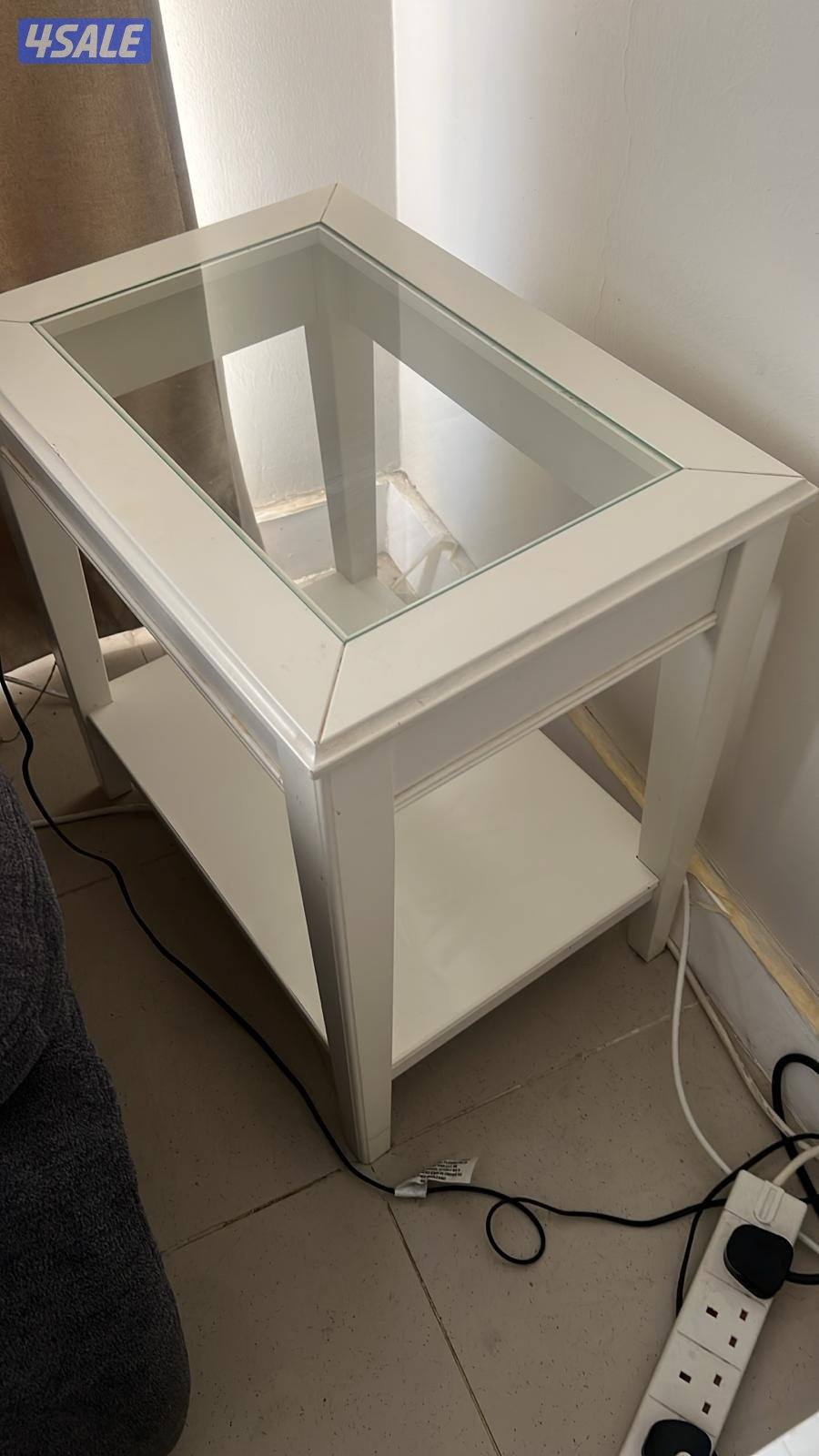 طاولة معيشة مع طاولة كورنر من ايكيا0