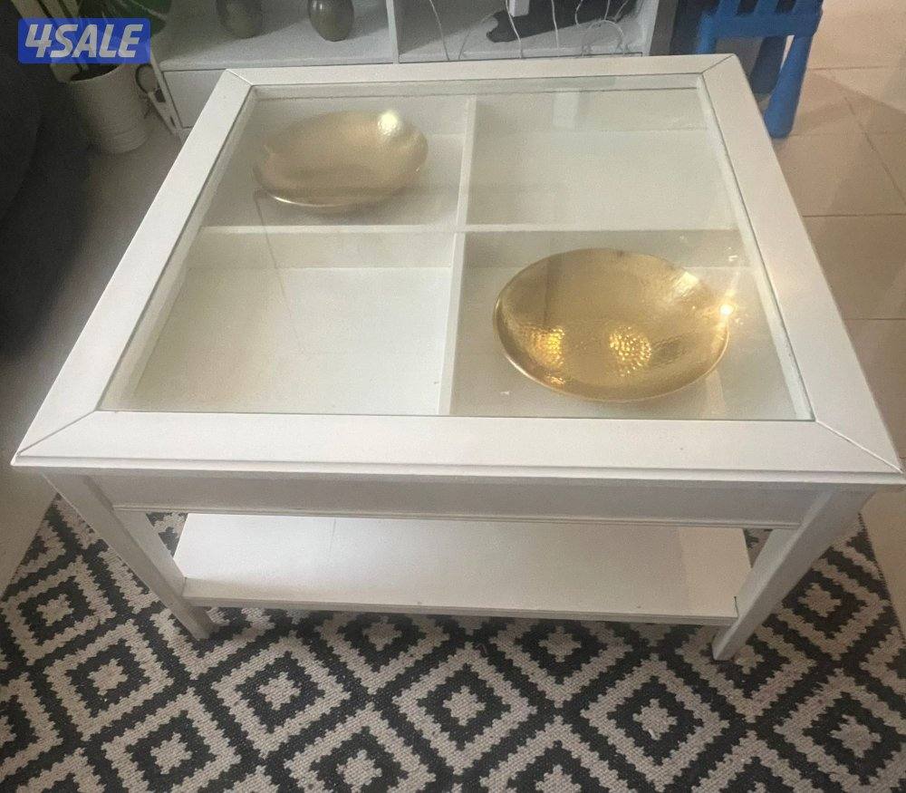 طاولة معيشة مع طاولة كورنر من ايكيا1