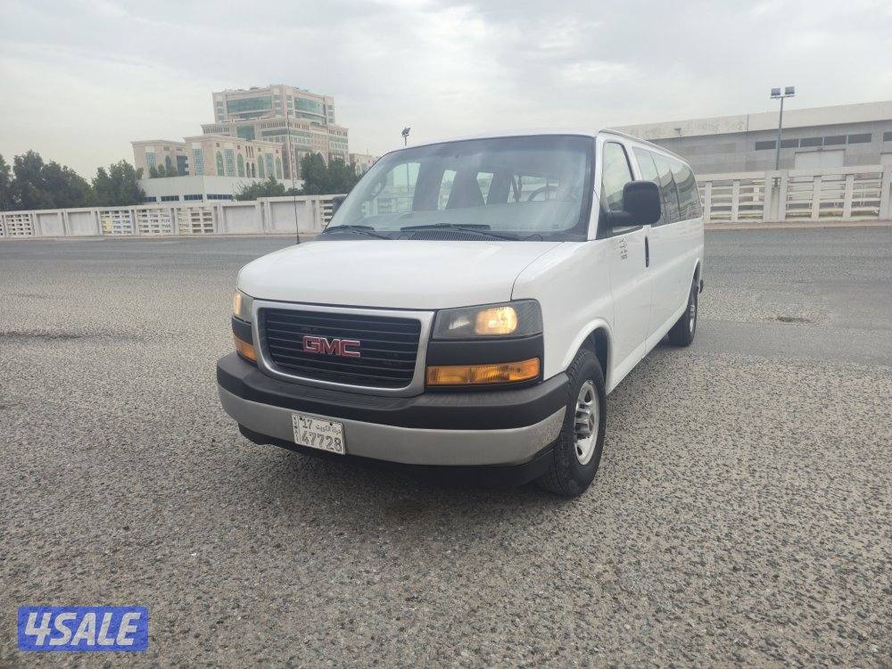 GMC SAVANA 2020 model mini bus 16 seater AWD. 56,000 km used2