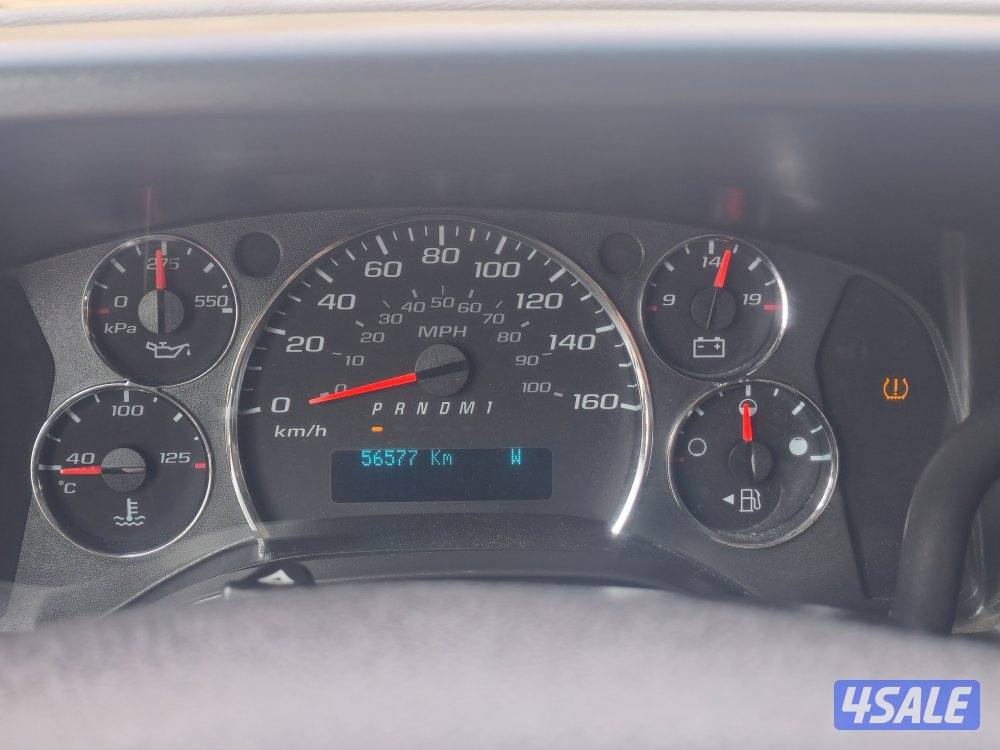 GMC SAVANA 2020 model mini bus 16 seater AWD. 56,000 km used6