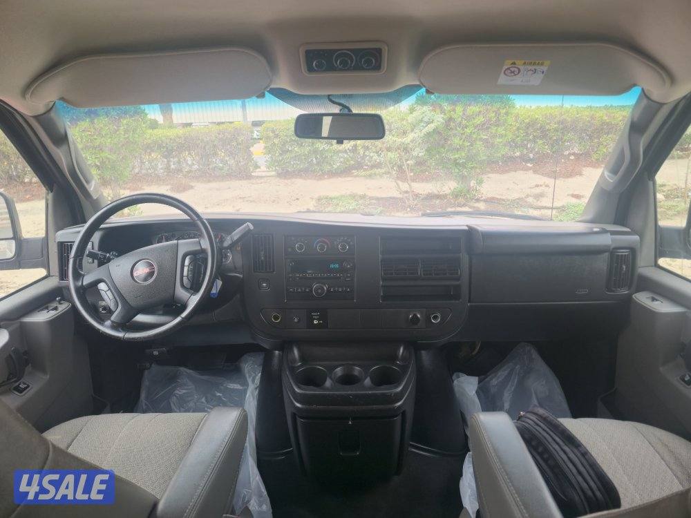 GMC SAVANA 2020 model mini bus 16 seater AWD. 56,000 km used8