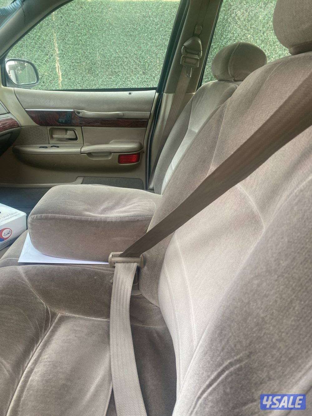 فورد جراند ماركيز  صبغ الوكاله خالي من الحوادث  ماشي 303 الف4