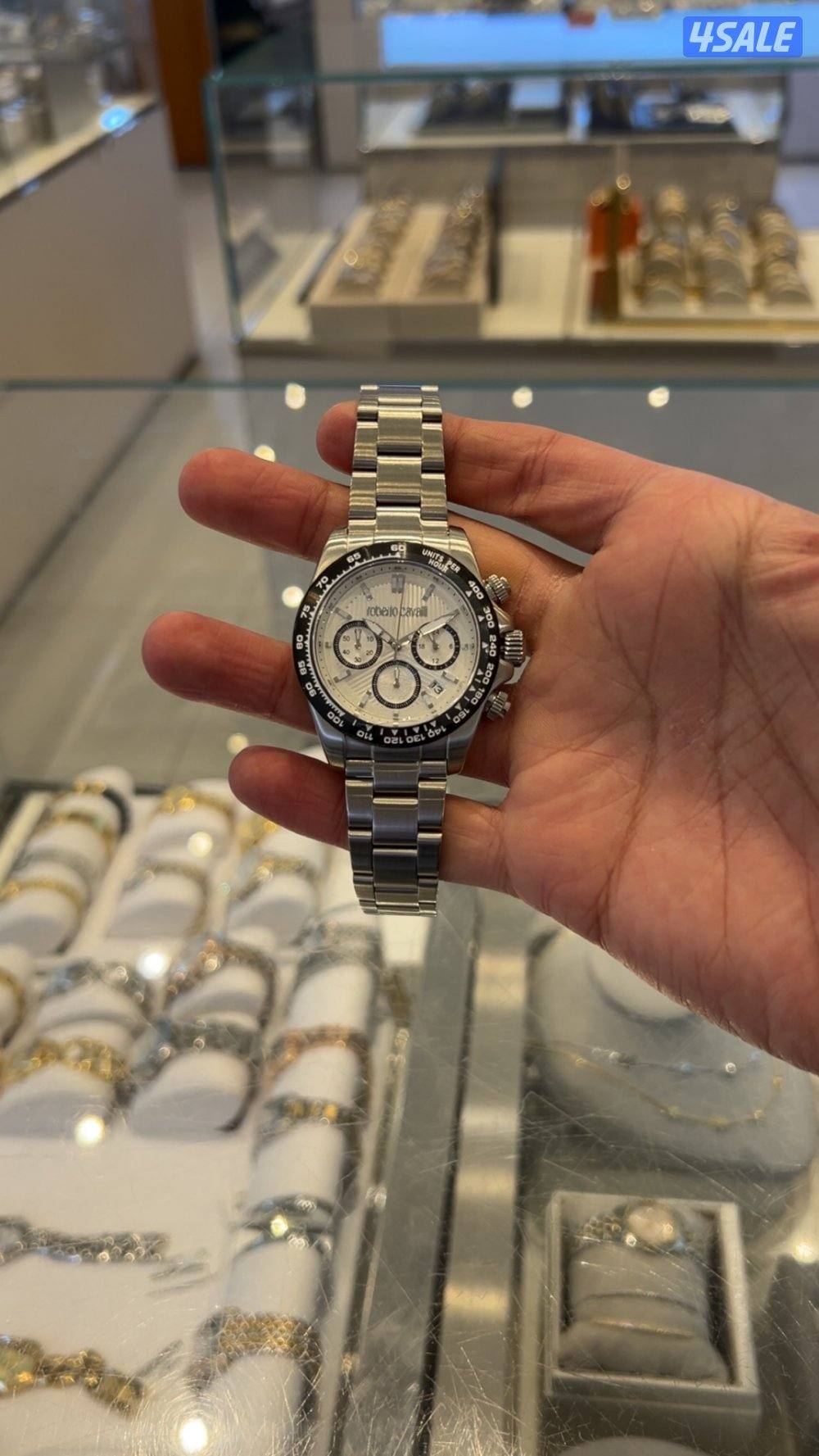 للبيع ساعة روبيرتو كافالي وساعة سيكو4