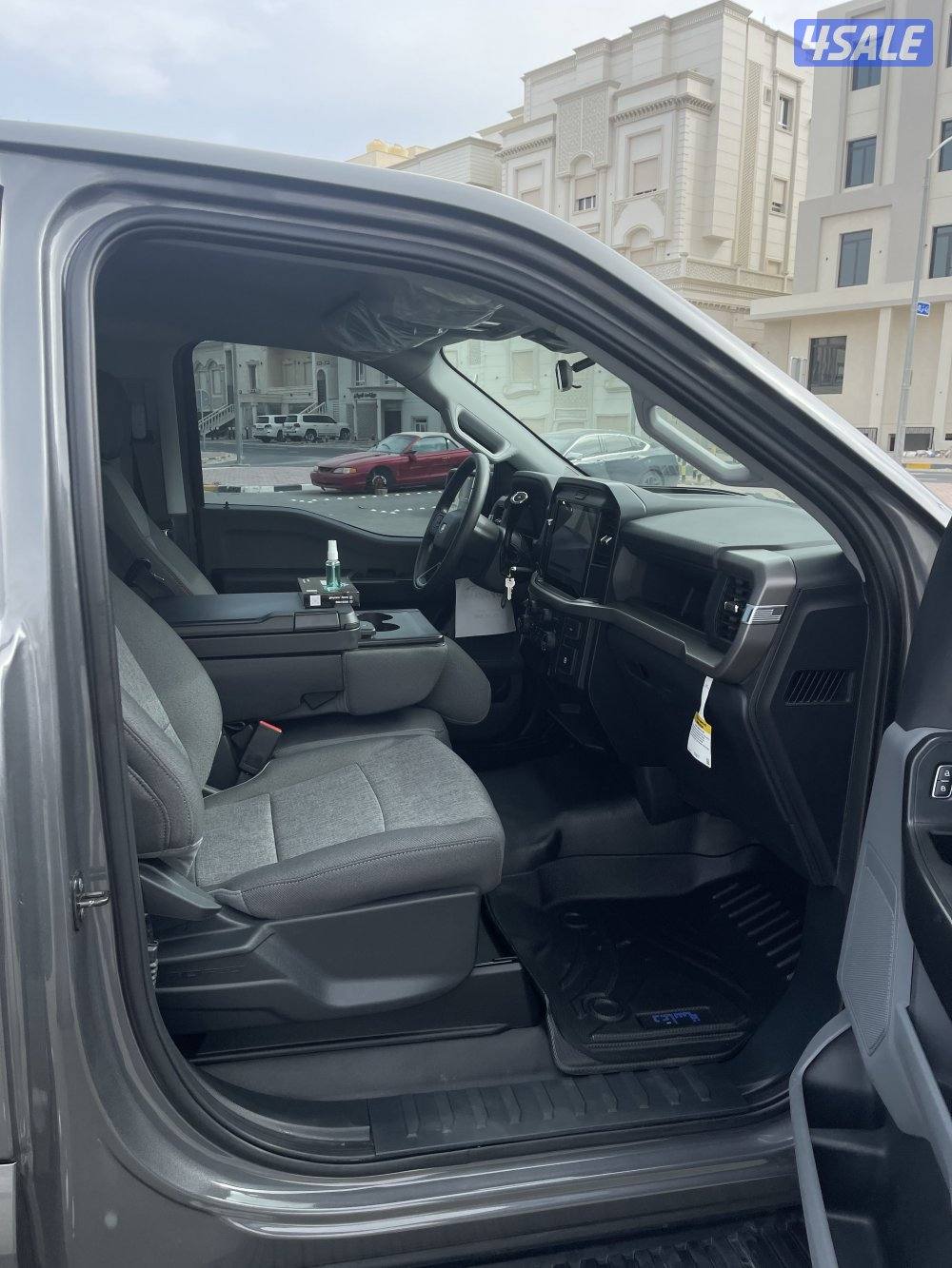 للبيع وانيت فورد غماره موديل 2025 الممشى 12 الف3