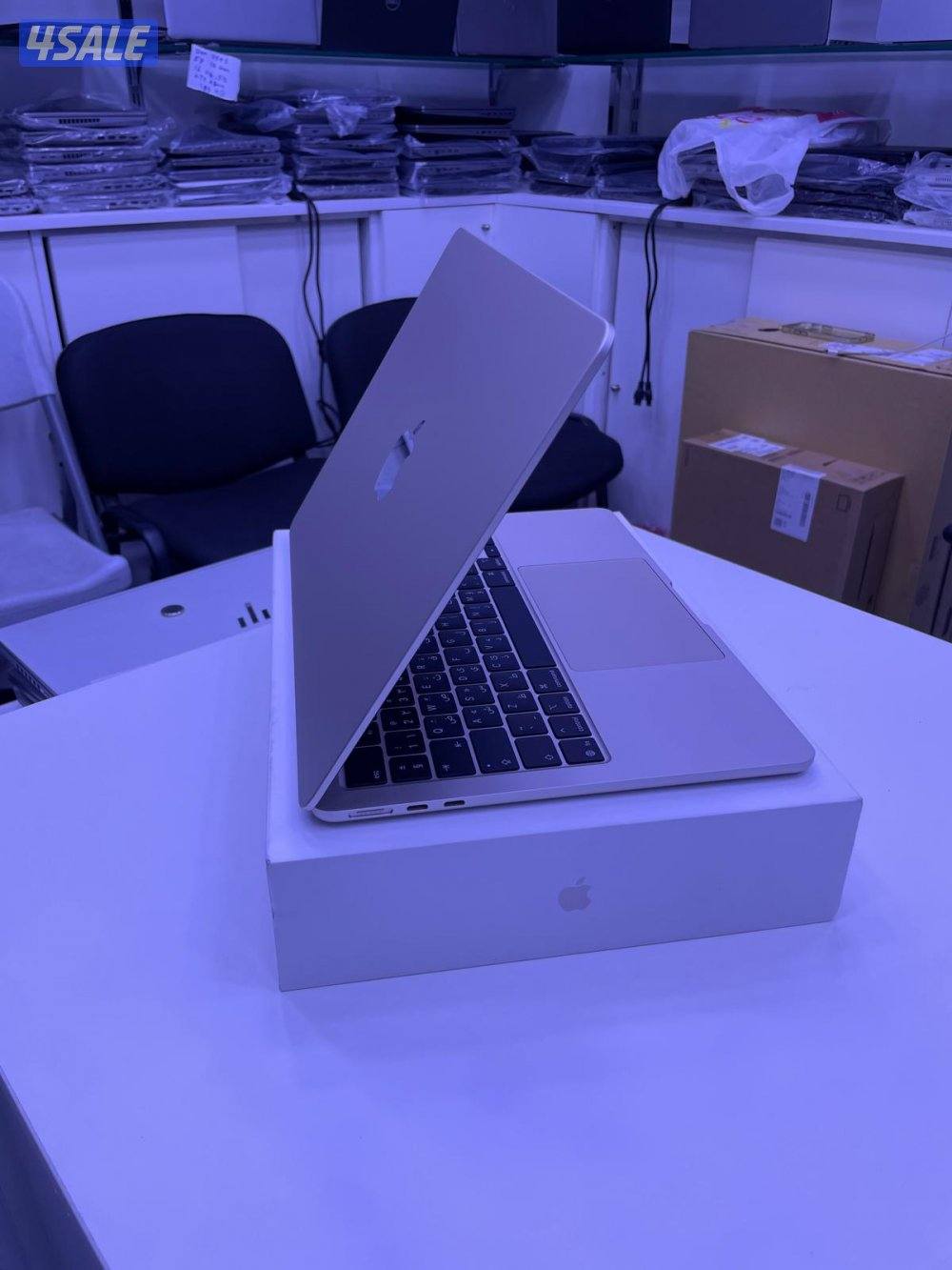 للبيع ماك بوك إير M4 – موديل 20252