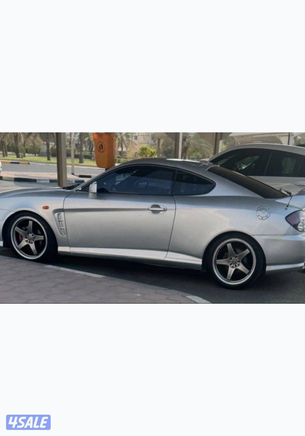 2004 Hyundai Tiburon1