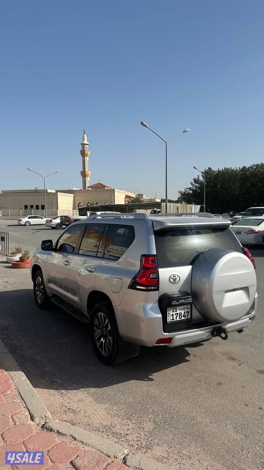 برادو22  صبغ وكالة سيرفس منتظم فل كامل الدرجة الاولى تحت الكفاله الى277