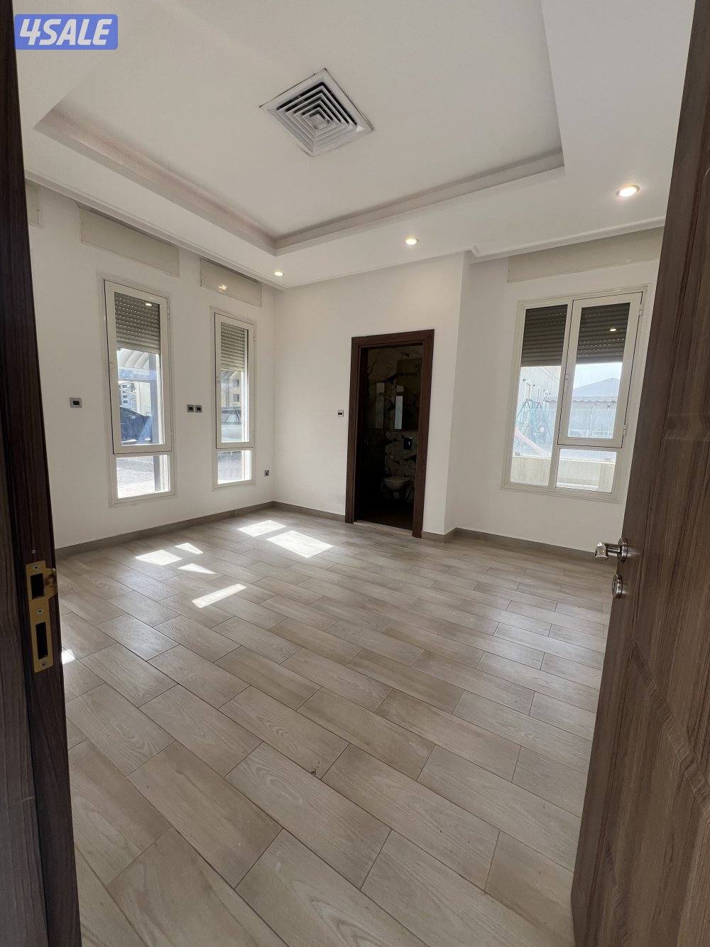 للايجار دور ارضي راقي وممتاز اربع غرف14