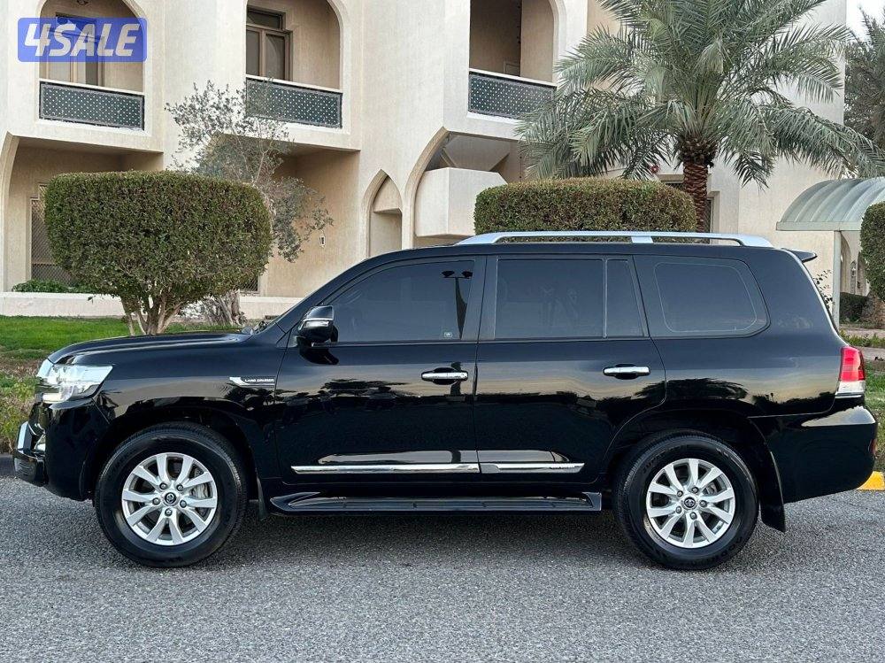 لاند كروزر GXR V62