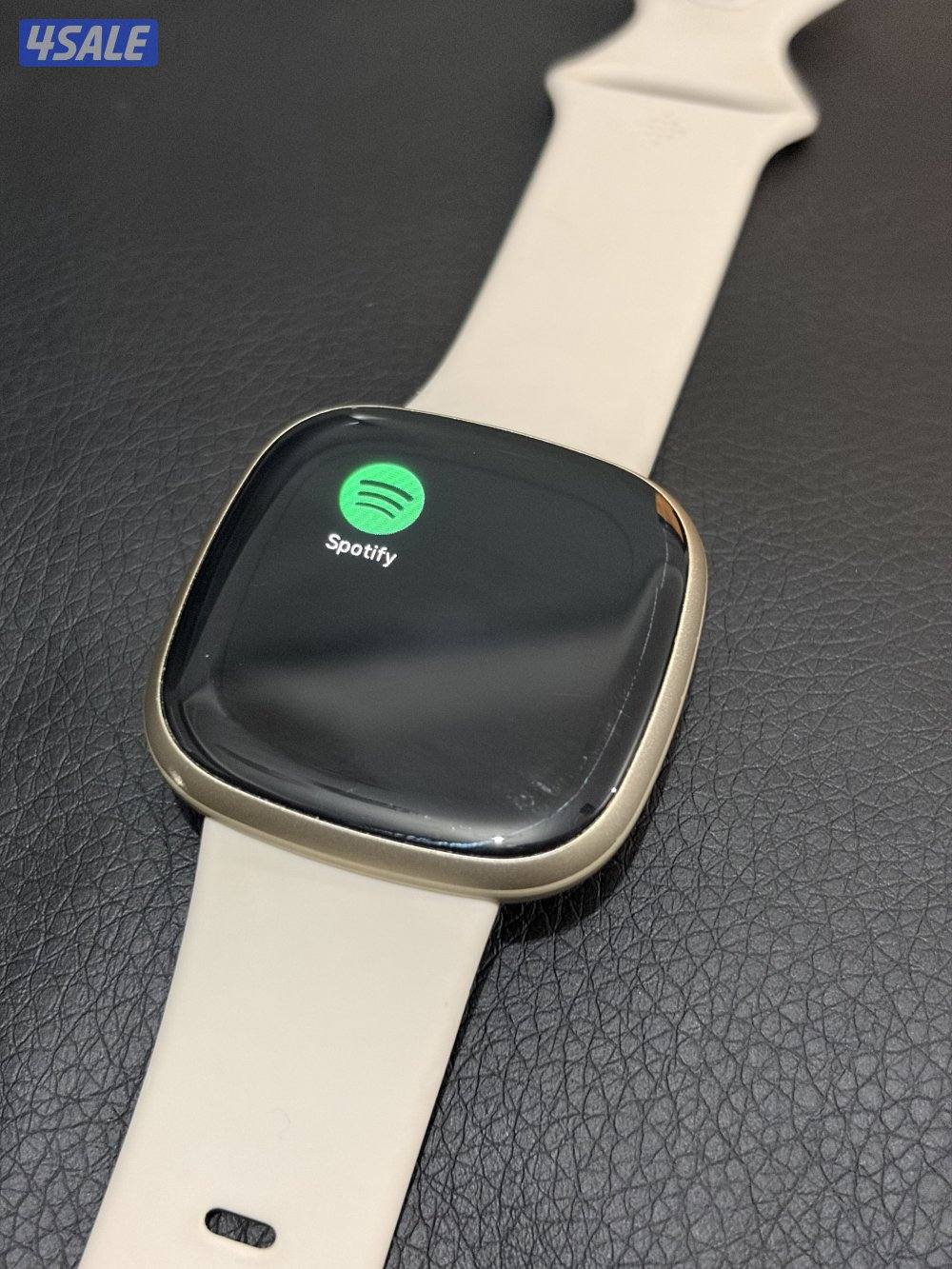 Google Fitbit Versa 3 Advanced Health and  Fitness Tracker with G-PAY3