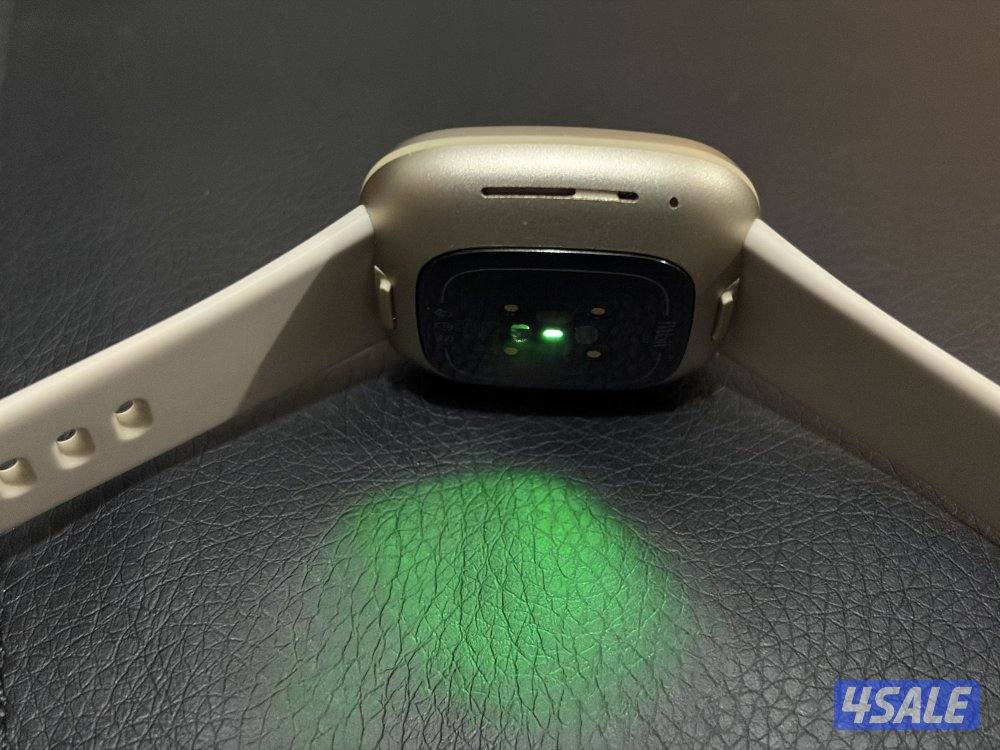 Google Fitbit Versa 3 Advanced Health and  Fitness Tracker with G-PAY5