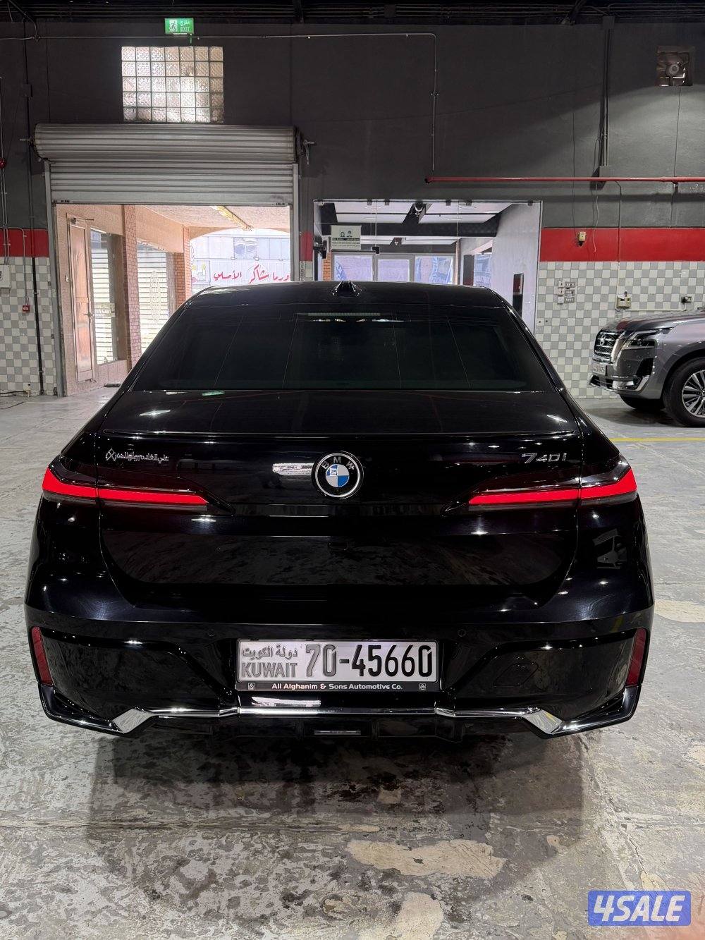 بي ام دبليو 740I 20230