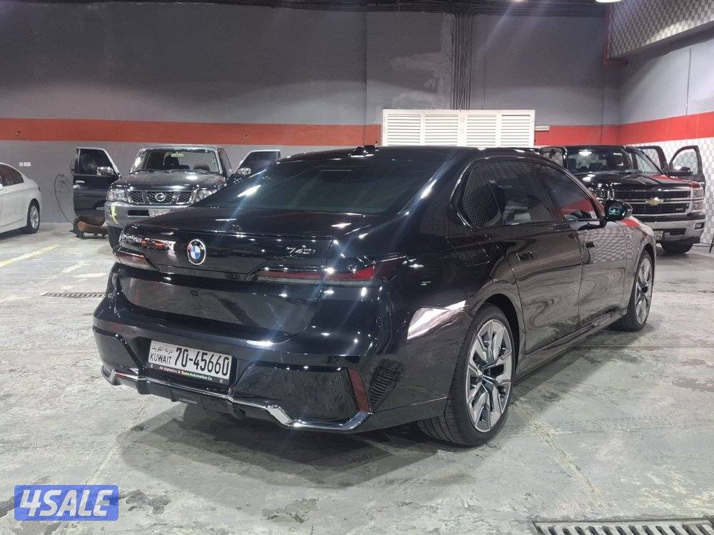 بي ام دبليو 740I 20237