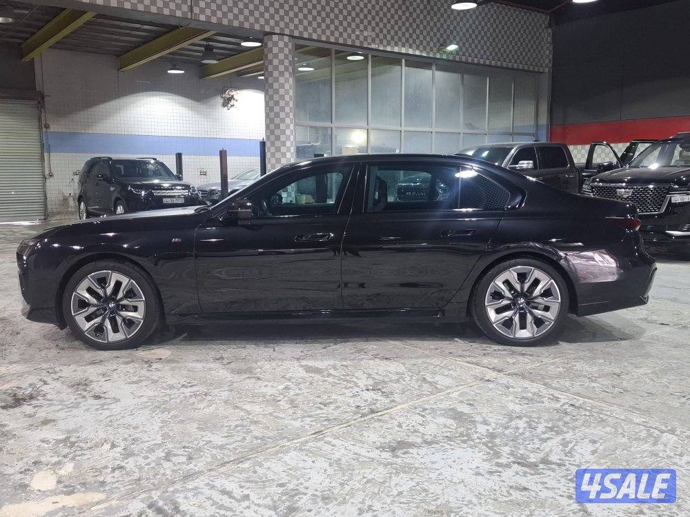 بي ام دبليو 740I 202310