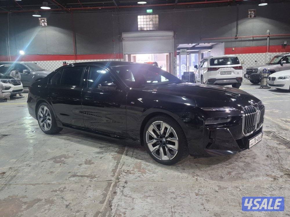 بي ام دبليو 740I 202312