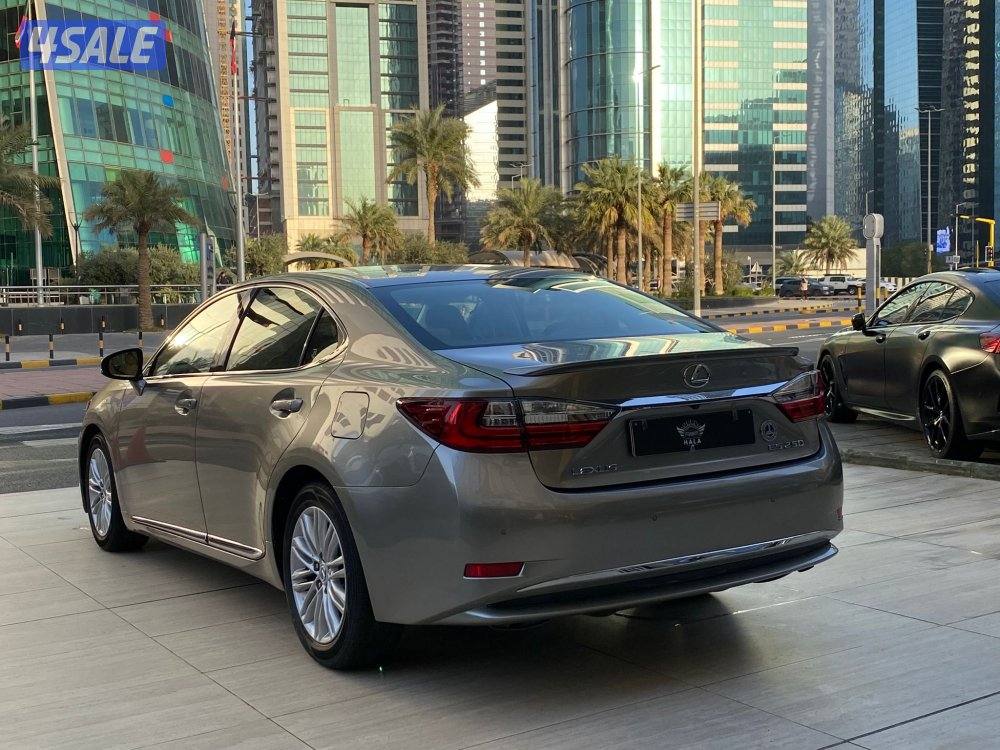 لكزس ES250 موديل 2018 عداد 85 الف كيلو فقط وارد الساير شرط الفحص2