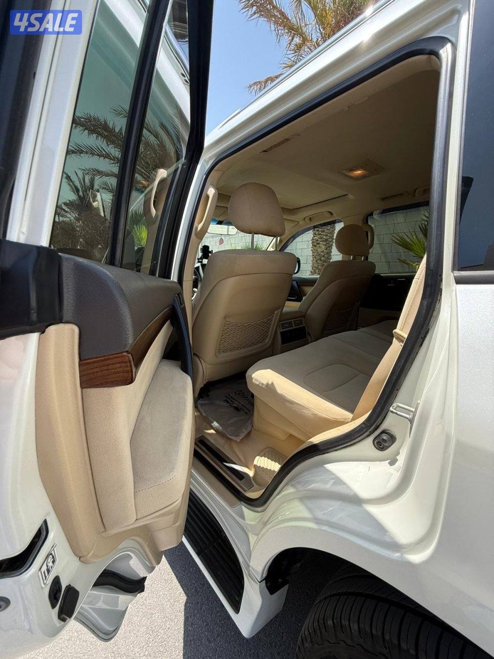 للبيع تويوتا لاند كروز Gxr موديل 20172