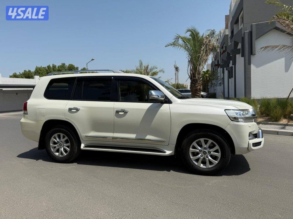 للبيع تويوتا لاند كروز Gxr موديل 20174