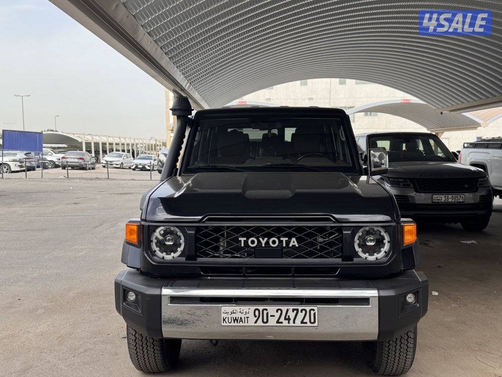 تويوتا نص 2025  بحالة ممتازة واضافات0