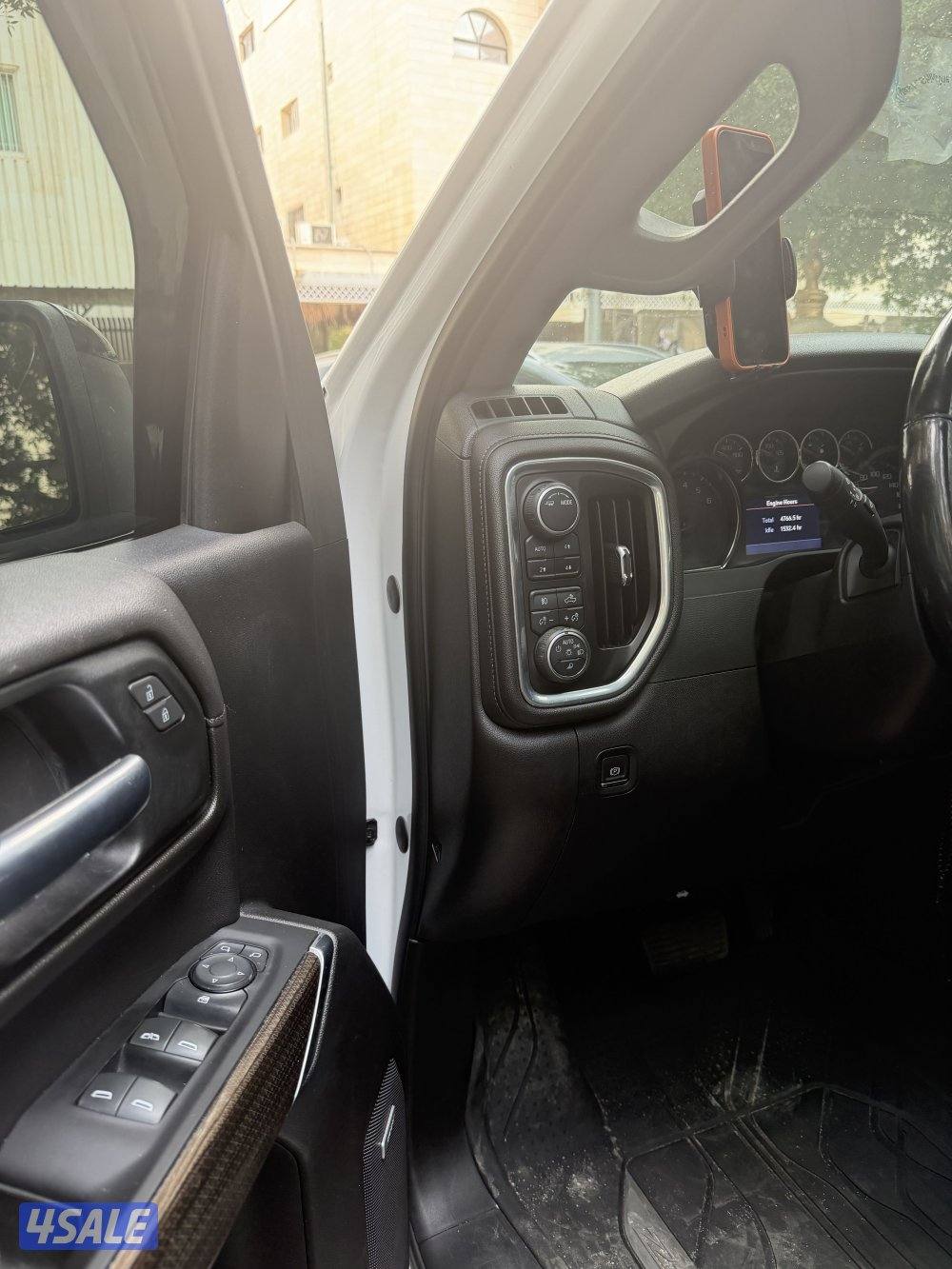 2020 Chevrolet Silverado Z71 RST8