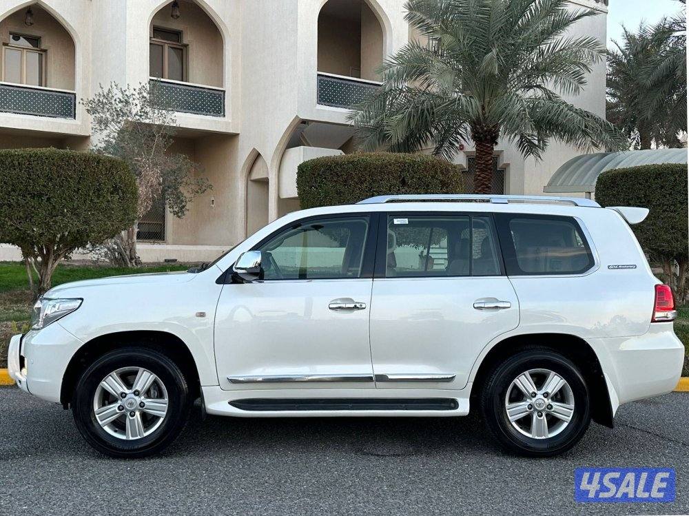 لاند كروزر VXR 20112