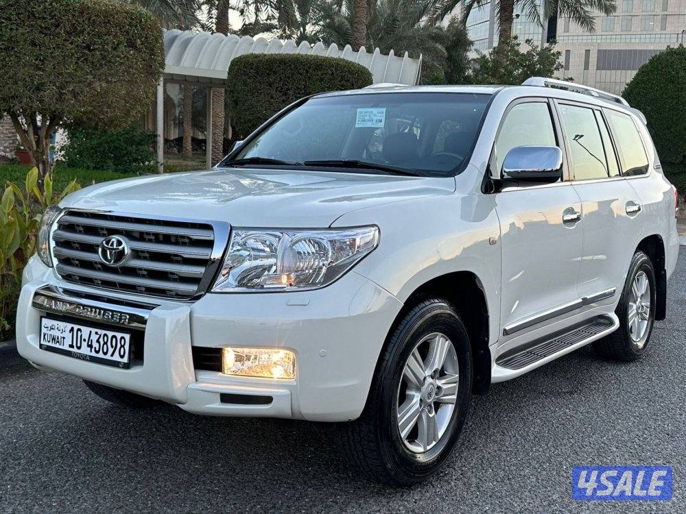 لاند كروزر VXR 20111