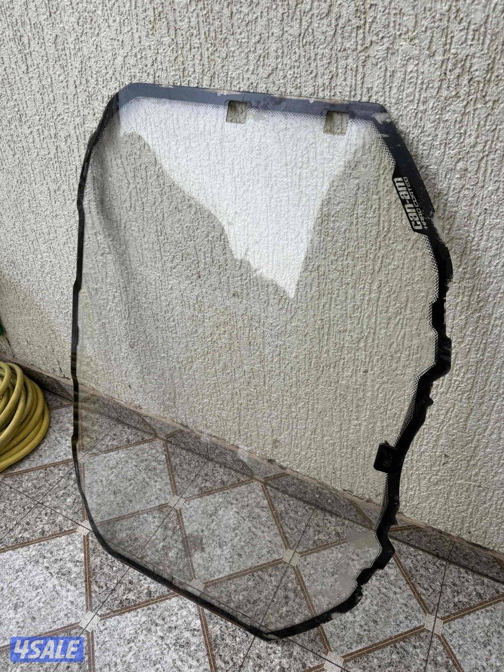 Canam Mavrick glass1