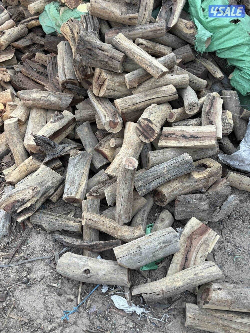 يوجد حطب سمر وحطب زيتون وفحم افريقى البقره وفحم سداسى كرتون شرط الجوده1