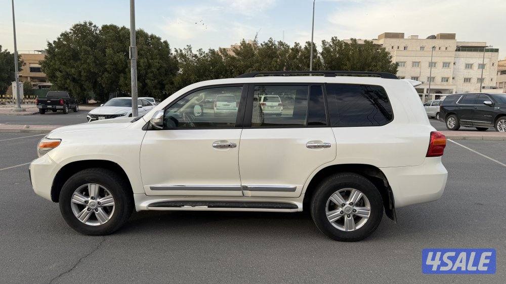 للبيع لاند كروز  2014  G.X.R 83