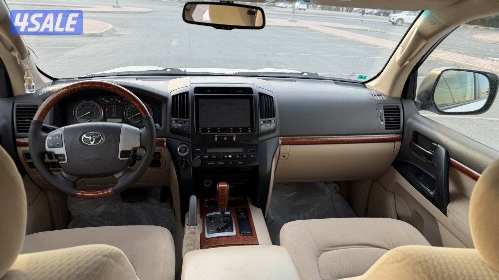 للبيع لاند كروز  2014  G.X.R 89