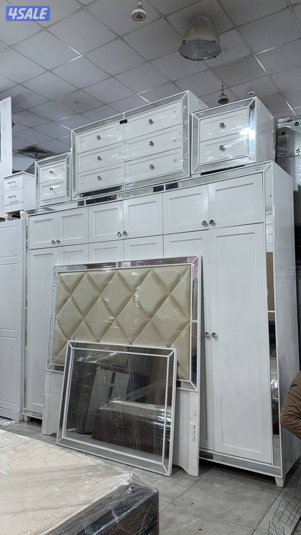 نشتري جميع الأثاث وغرف النومً والخزانات3