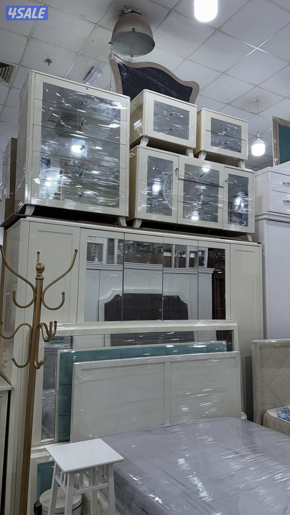 نشتري جميع الأثاث وغرف النومً والخزانات4