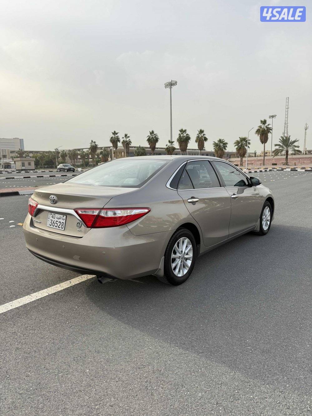 للبيع كامري 20174