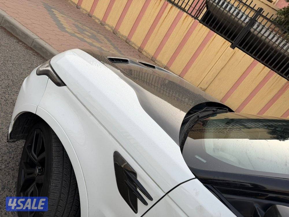 للبيع لاندروفر SVR موديل 20183