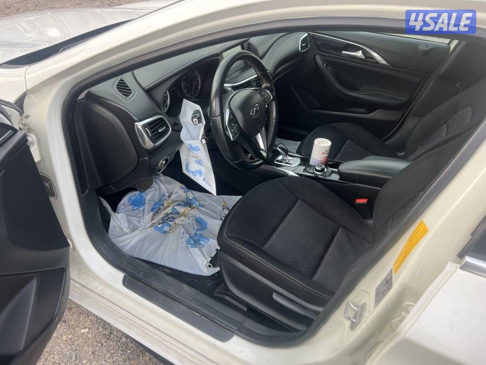 انفينيتي Q30 ابيض 2018 ماشي 125 الف كامل المواصفات فتحه شاشه6