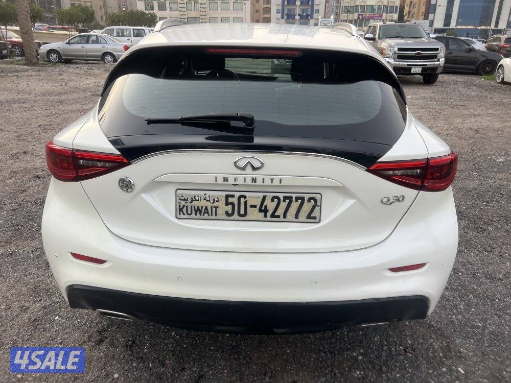 انفينيتي Q30 ابيض 2018 ماشي 125 الف كامل المواصفات فتحه شاشه7