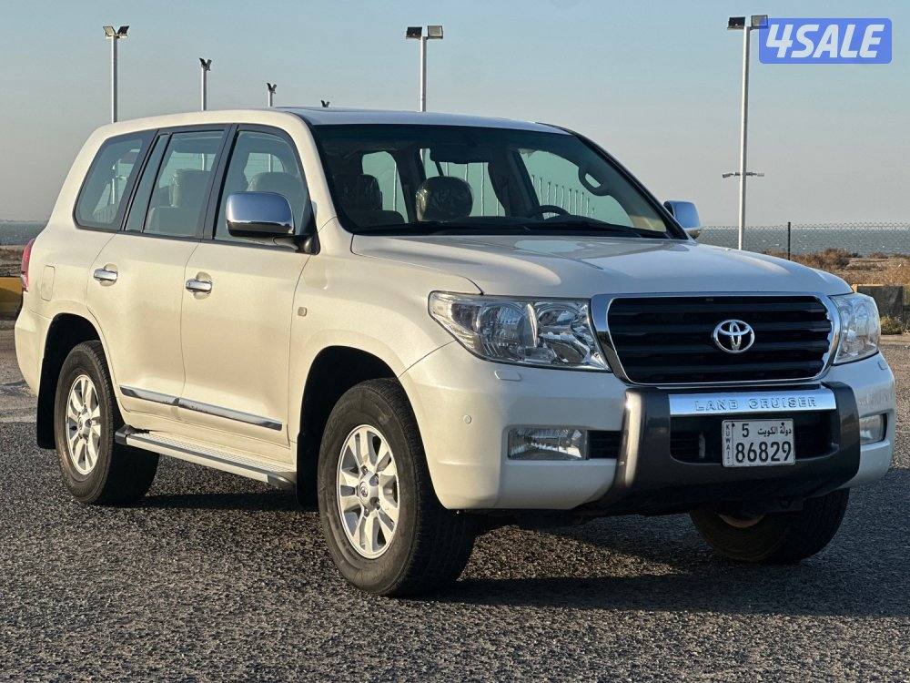 للبيع لاندكروزر GXR وارد الوكالة الساير1