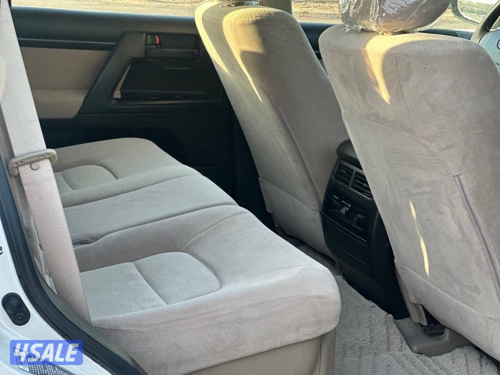 للبيع لاندكروزر GXR وارد الوكالة الساير4