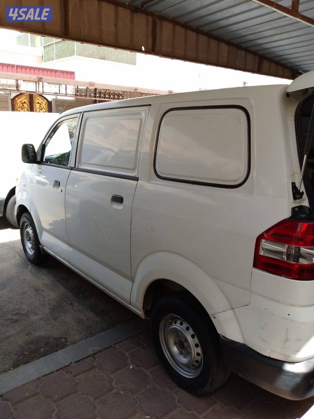 للبيع باص مقفل سوزوكي0