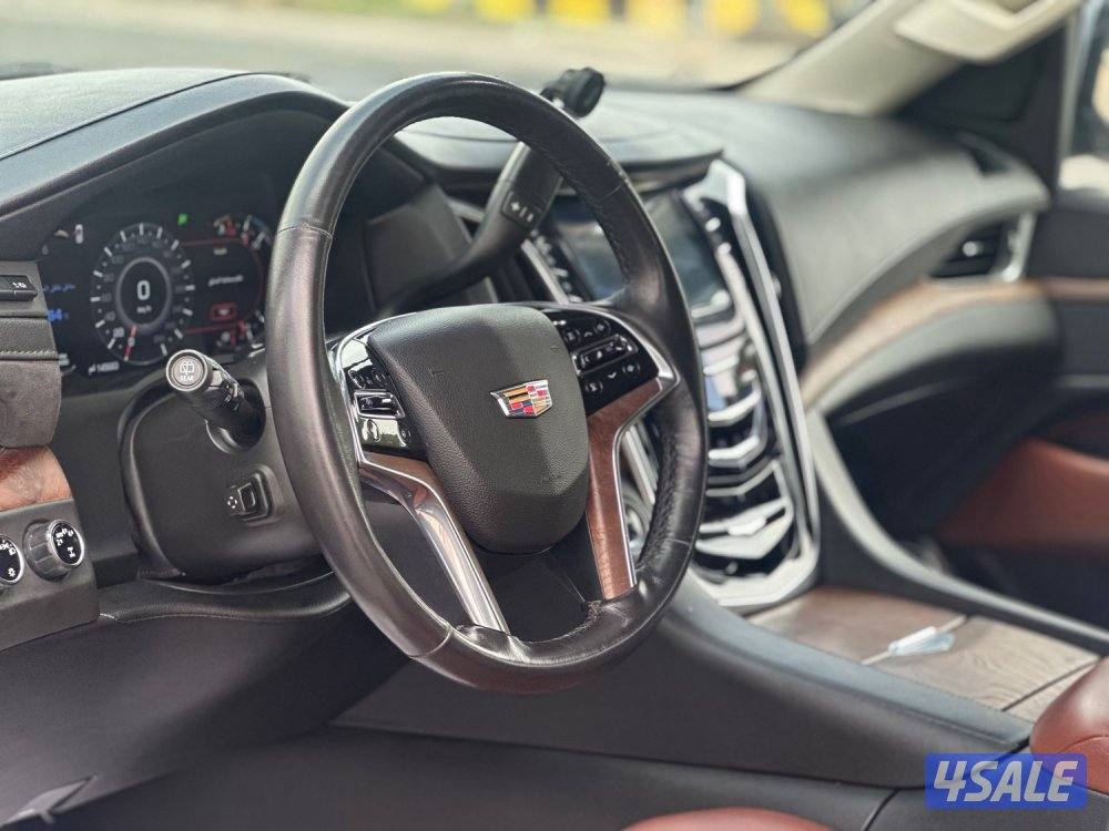للبيع كاديلاك اسكاليد بريميوم ماشي ١٤٥ الف كيلو7