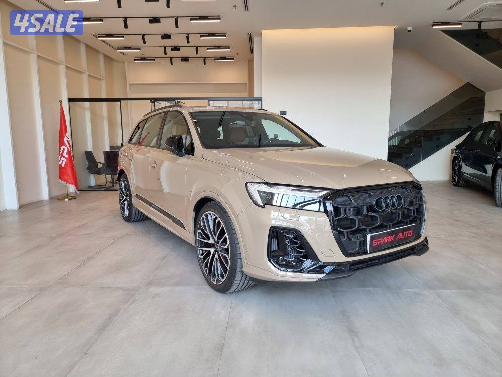 Audi Q7 S-Line0