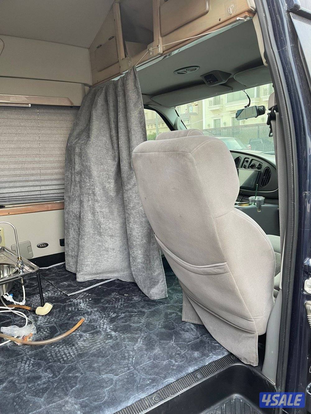 للبيع فان فورد وارد امريكا 2004 ماشي 115 ميل شرط الفحص قير مكينه شاصي1