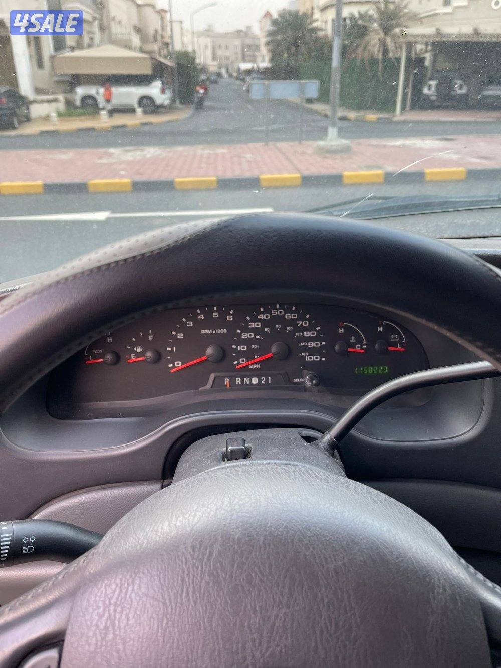 للبيع فان فورد وارد امريكا 2004 ماشي 115 ميل شرط الفحص قير مكينه شاصي4