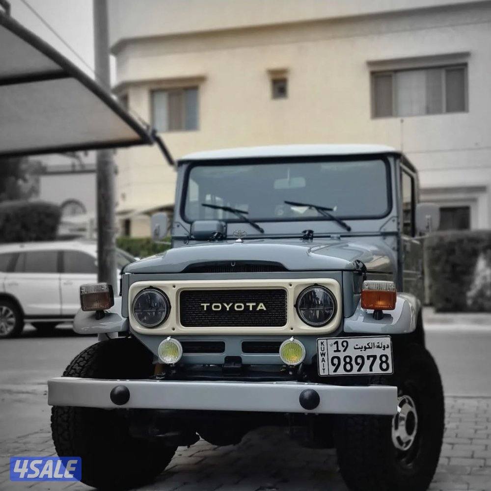 للبيع تويوتا fj40 موديل 1982 - مجدد بالكامل0