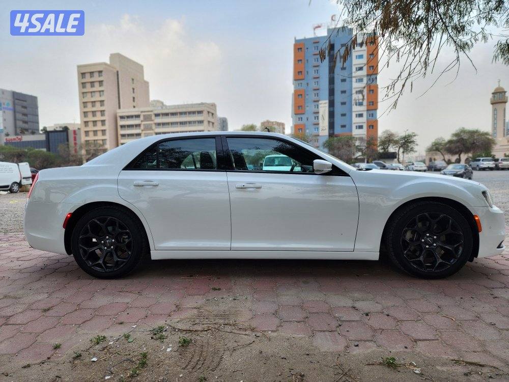 كرايزلر 300S بانوراما عداد ٦٠ ألف سرفس منتظم موديل ٢٠٢١ شرط الفحص3
