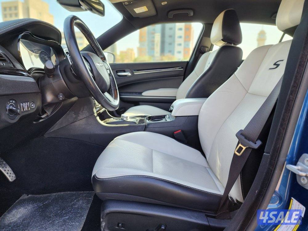 كرايسلر 300 S موديل 2021 عداد 124 ألف سرفس منتظم شرط الفحص4