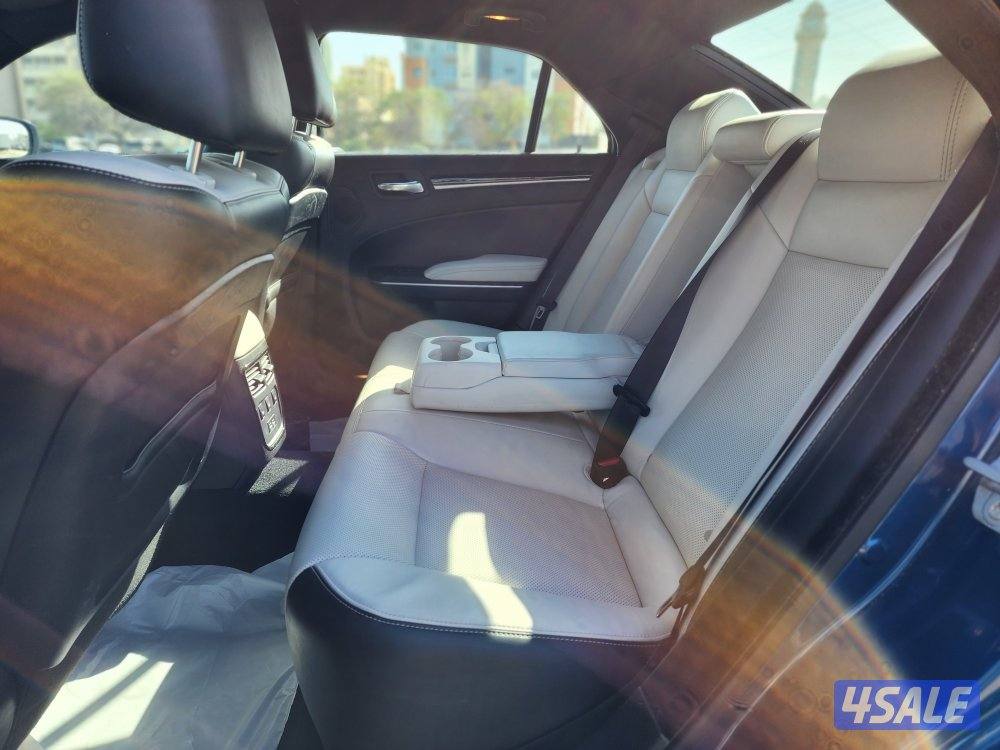 كرايسلر 300 S موديل 2021 عداد 124 ألف سرفس منتظم شرط الفحص5