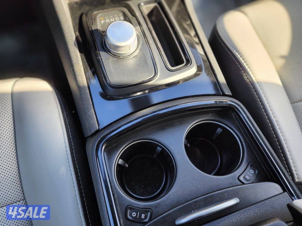 كرايسلر 300 S موديل 2021 عداد 124 ألف سرفس منتظم شرط الفحص9