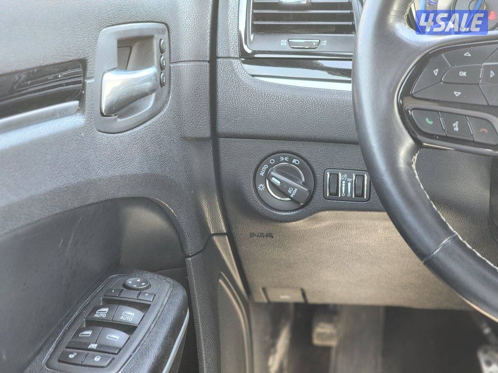 كرايسلر 300 S موديل 2021 عداد 124 ألف سرفس منتظم شرط الفحص12